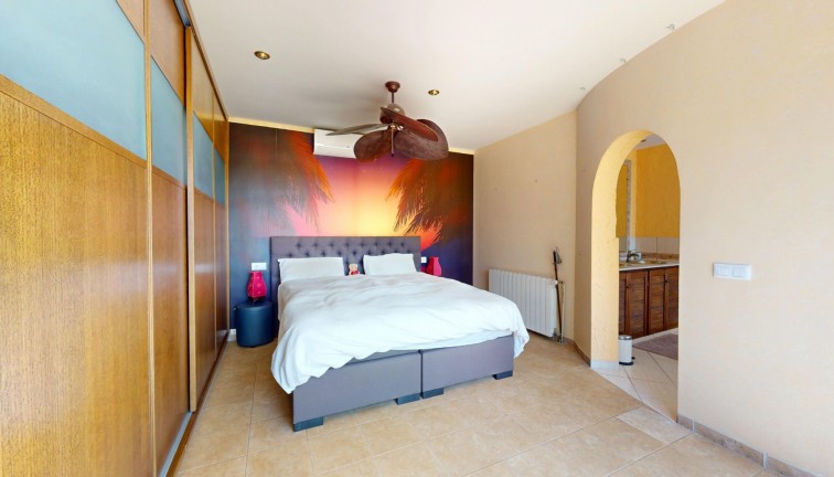 Resale - Chalet - Orihuela Costa - La Zenia