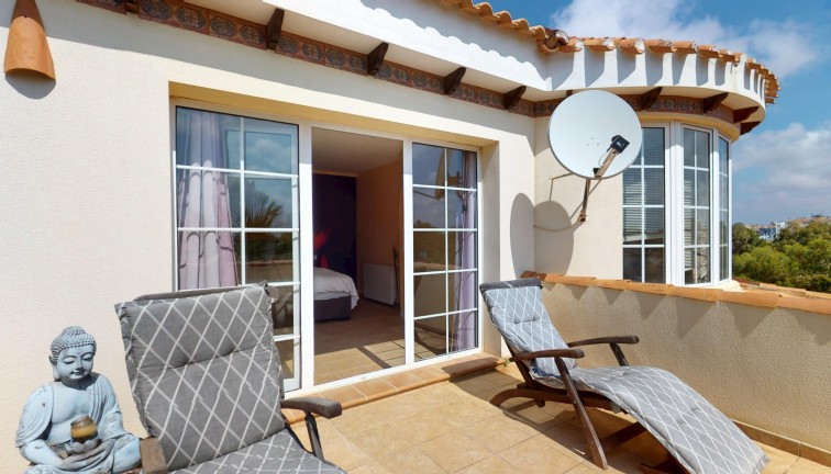Resale - Chalet - Orihuela Costa - La Zenia