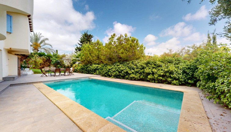 Resale - Chalet - Orihuela Costa - La Zenia