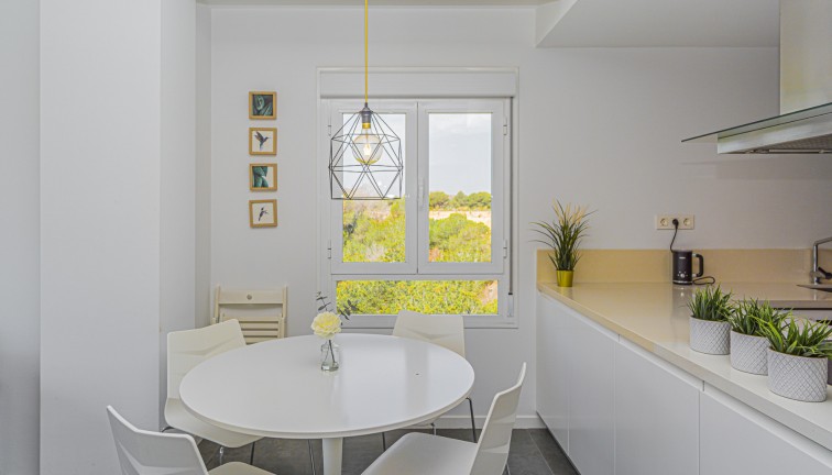 Resale - Apartment - Campoamor