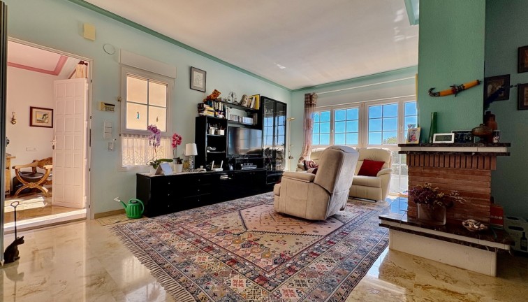 Resale - Chalet - Orihuela - Villamartín