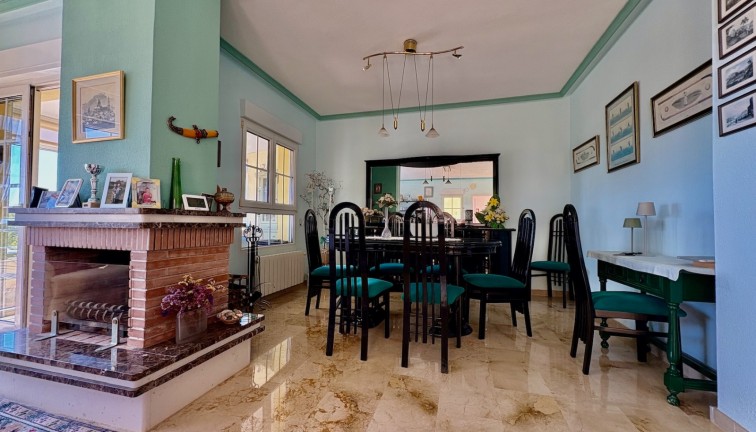 Resale - Chalet - Orihuela - Villamartín