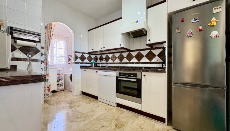 Resale - Chalet - Orihuela - Villamartín