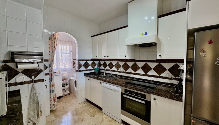 Resale - Chalet - Orihuela - Villamartín