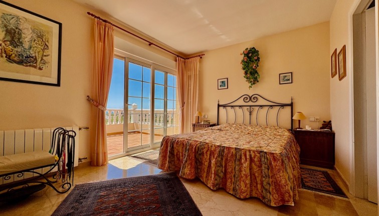 Resale - Chalet - Orihuela - Villamartín