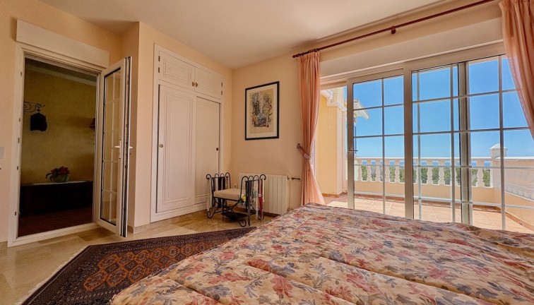 Resale - Chalet - Orihuela - Villamartín