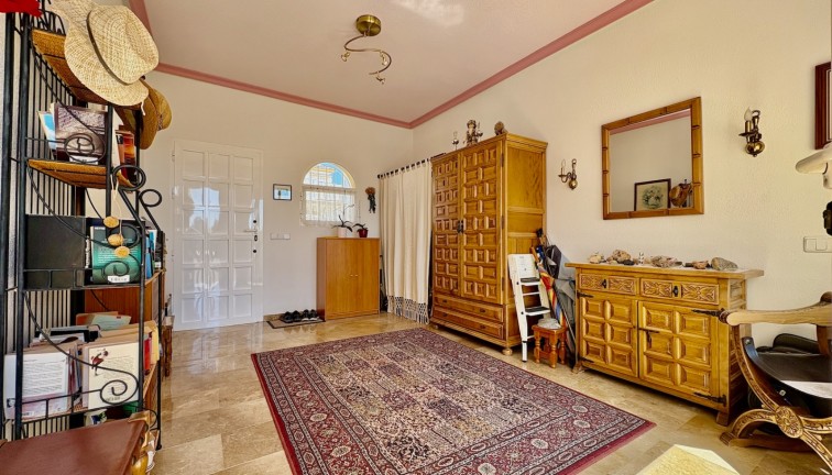 Resale - Chalet - Orihuela - Villamartín