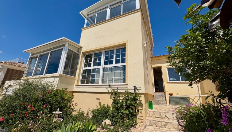 Resale - Chalet - Orihuela - Villamartín