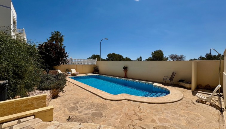Resale - Chalet - Orihuela - Villamartín
