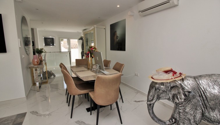 Resale - Chalet - Villamartín