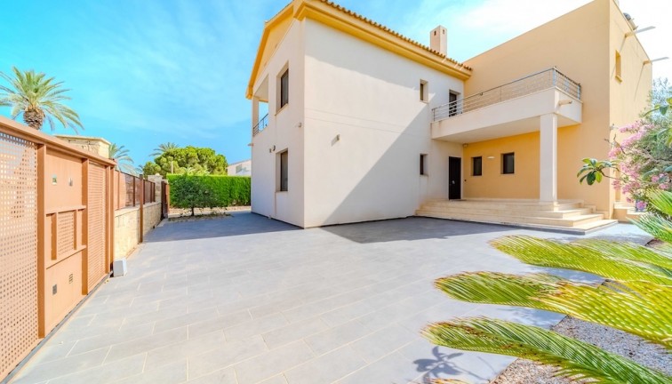 Resale - Chalet - Cabo Roig