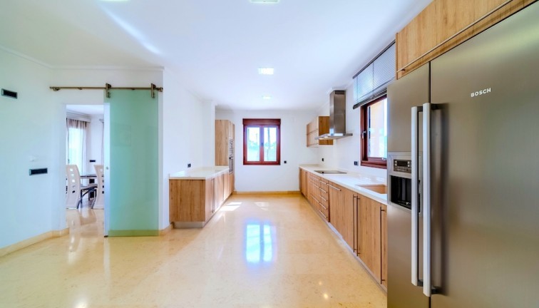 Resale - Chalet - Cabo Roig