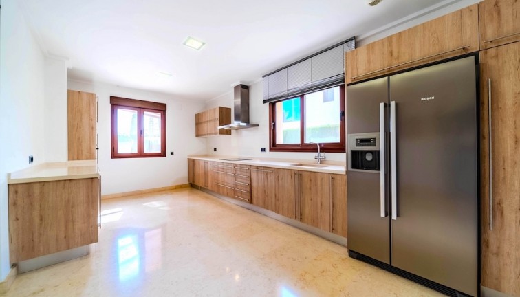 Resale - Chalet - Cabo Roig