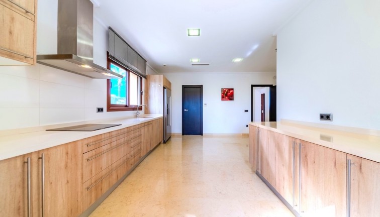 Resale - Chalet - Cabo Roig