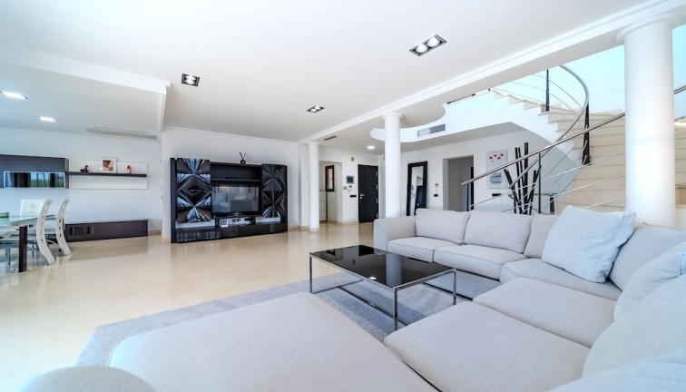 Resale - Chalet - Cabo Roig