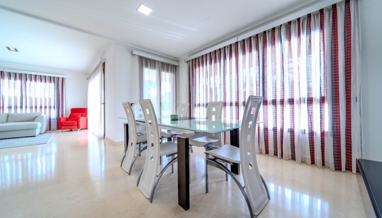 Resale - Chalet - Cabo Roig