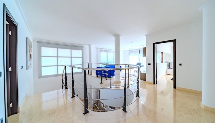 Resale - Chalet - Cabo Roig