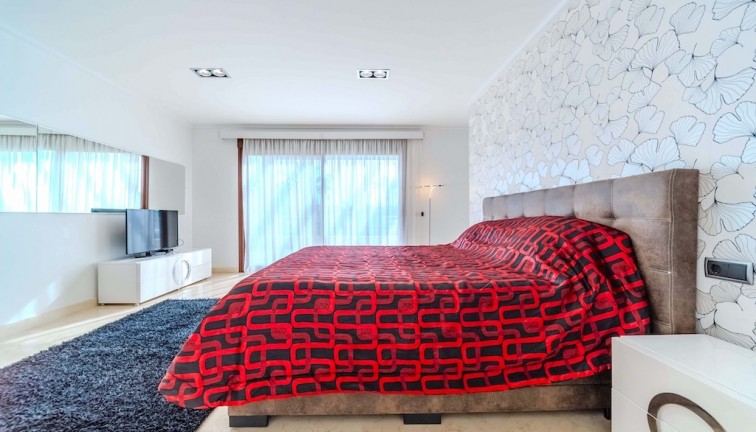 Resale - Chalet - Cabo Roig