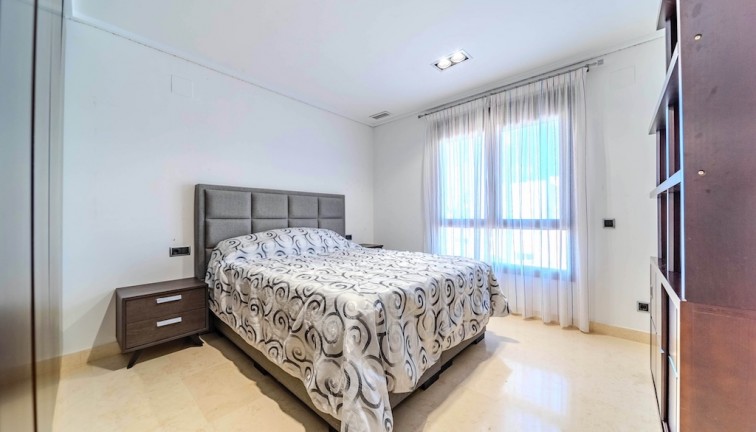 Resale - Chalet - Cabo Roig