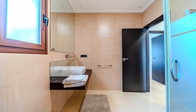 Resale - Chalet - Cabo Roig