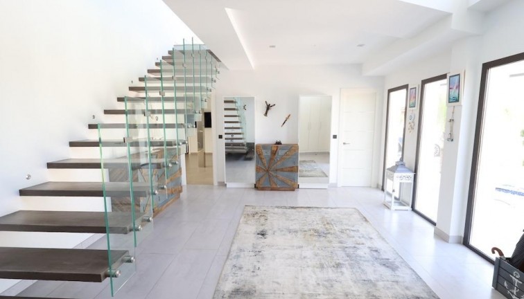 Jälleenmyynti - Erillistalo - Jávea - Monte Olimpo