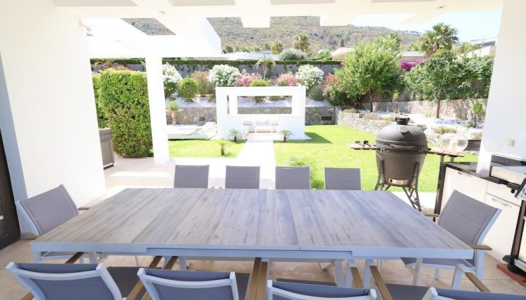 Jälleenmyynti - Erillistalo - Jávea - Monte Olimpo