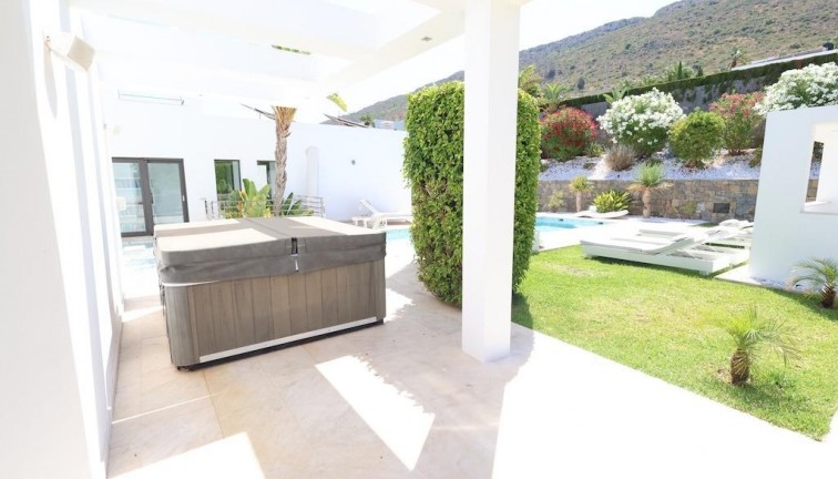 Jälleenmyynti - Erillistalo - Jávea - Monte Olimpo