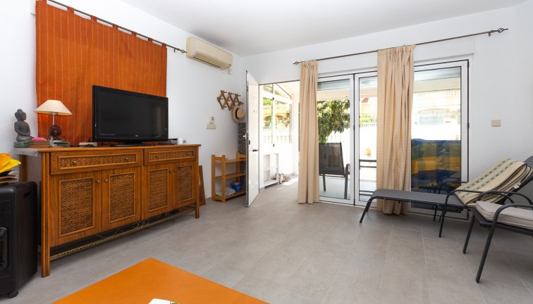 Reventa - Casa adosada - La Zenia