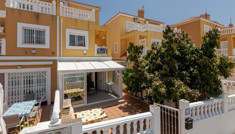 Reventa - Casa adosada - La Zenia