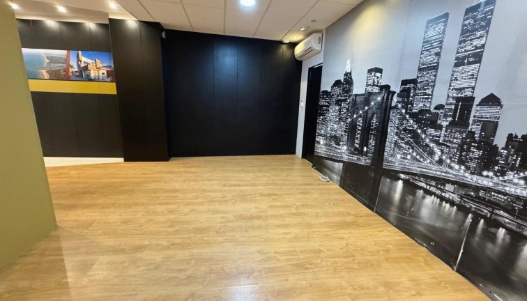 Jälleenmyynti - Liiketila - Guardamar del Segura