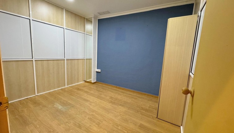 Jälleenmyynti - Liiketila - Guardamar del Segura