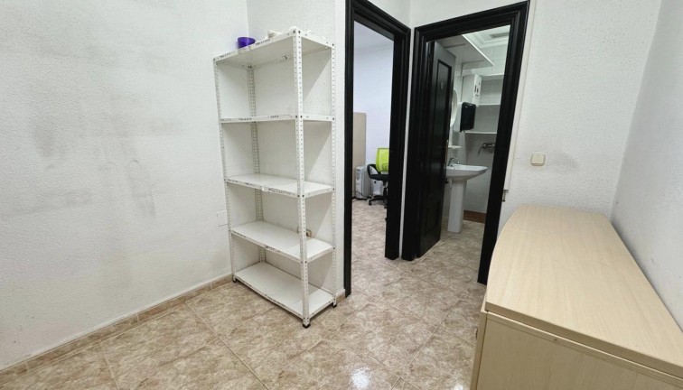 Jälleenmyynti - Liiketila - Guardamar del Segura