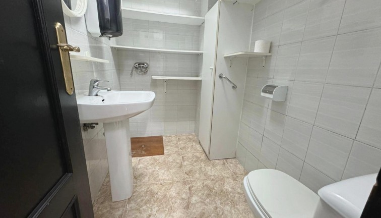 Jälleenmyynti - Liiketila - Guardamar del Segura