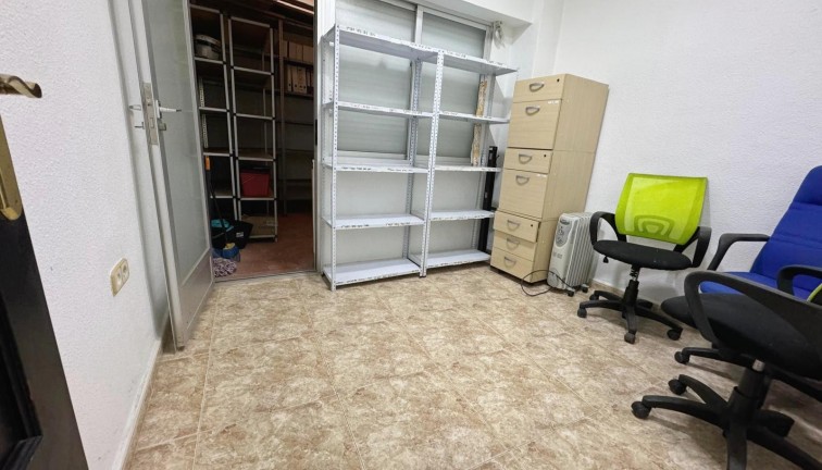 Jälleenmyynti - Liiketila - Guardamar del Segura