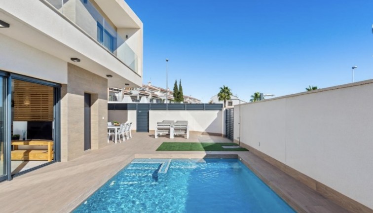 Resale - Chalet - San Miguel de Salinas