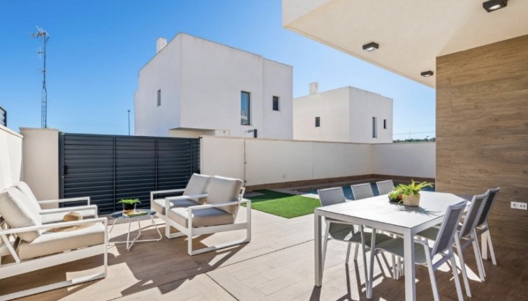 Resale - Chalet - San Miguel de Salinas