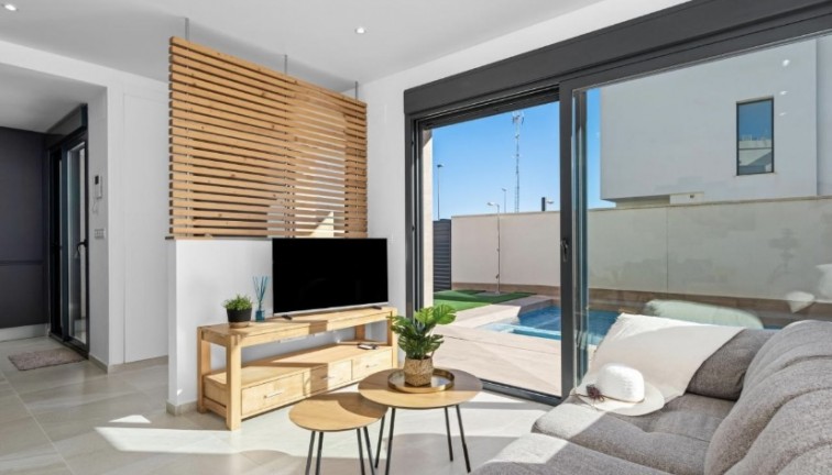 Resale - Chalet - San Miguel de Salinas