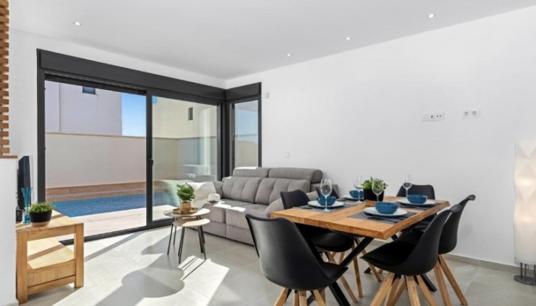 Resale - Chalet - San Miguel de Salinas