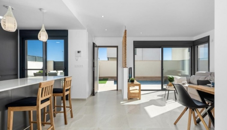 Resale - Chalet - San Miguel de Salinas