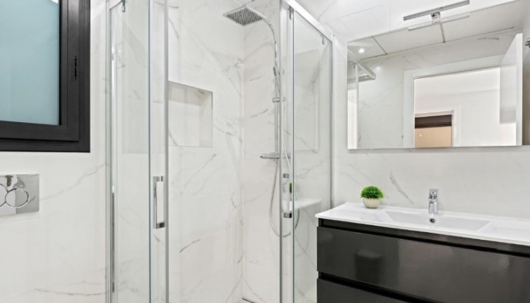 Resale - Chalet - San Miguel de Salinas