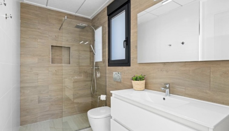 Resale - Chalet - San Miguel de Salinas