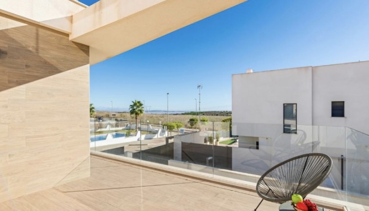 Resale - Chalet - San Miguel de Salinas