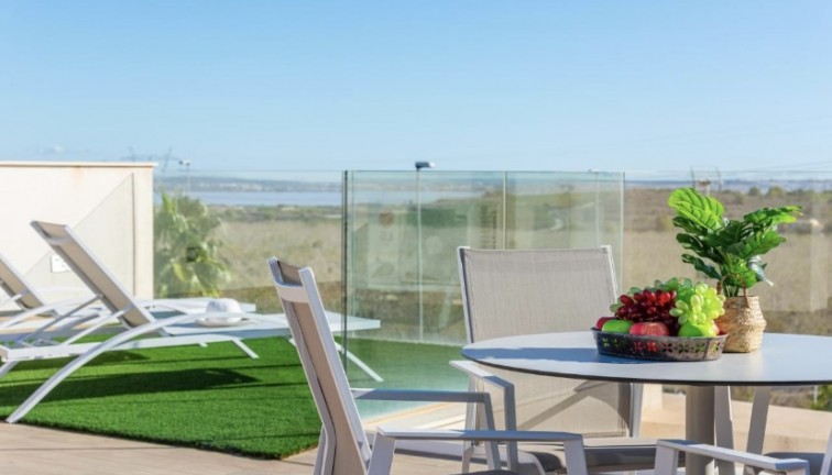 Resale - Chalet - San Miguel de Salinas