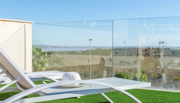 Resale - Chalet - San Miguel de Salinas