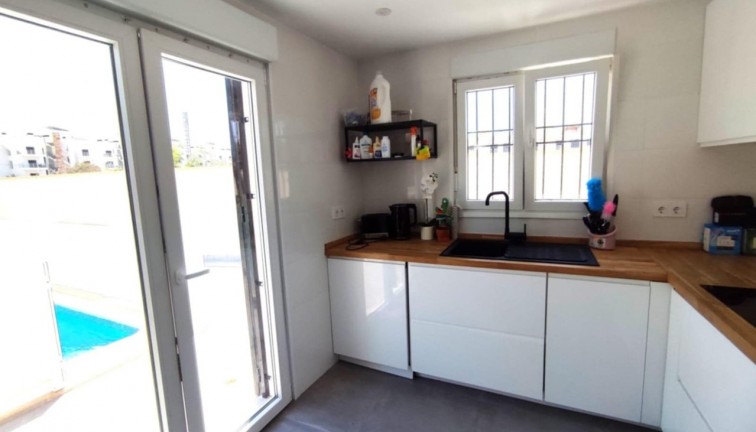 Resale - Semi-Detached - Playa Flamenca