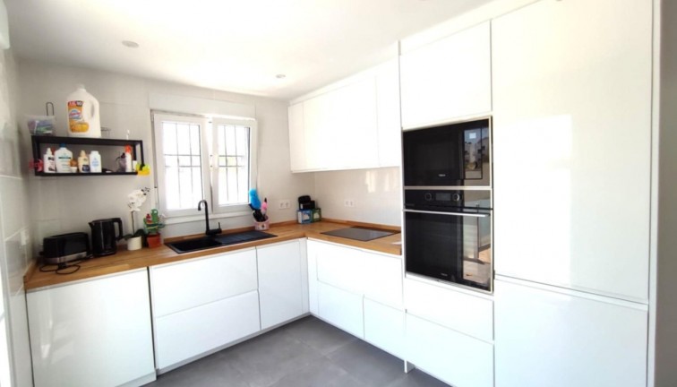 Resale - Semi-Detached - Playa Flamenca