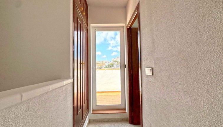 Reventa - Apartamento dúplex - Torrevieja - LA MATA