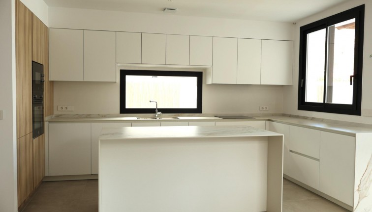 Uudistuotanto - Erillistalo - Alfaz del Pi - Albir