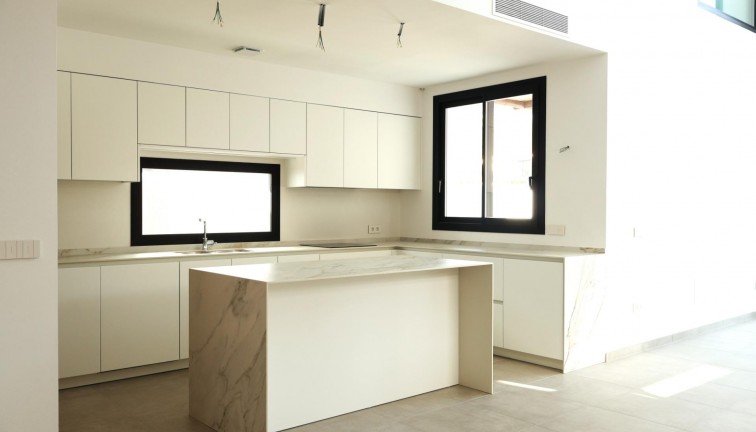 Uudistuotanto - Erillistalo - Alfaz del Pi - Albir