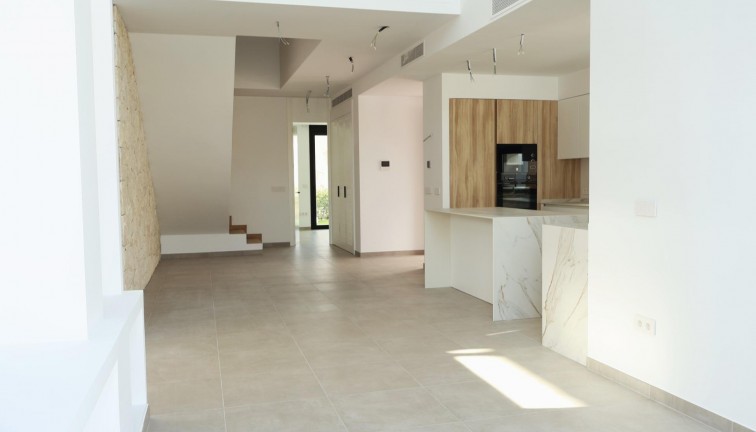 Uudistuotanto - Erillistalo - Alfaz del Pi - Albir